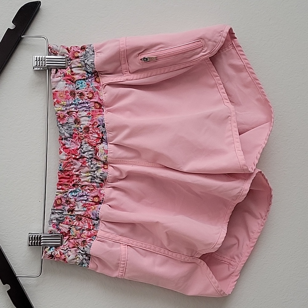 Lululemon pink floral band athletic shorts 4